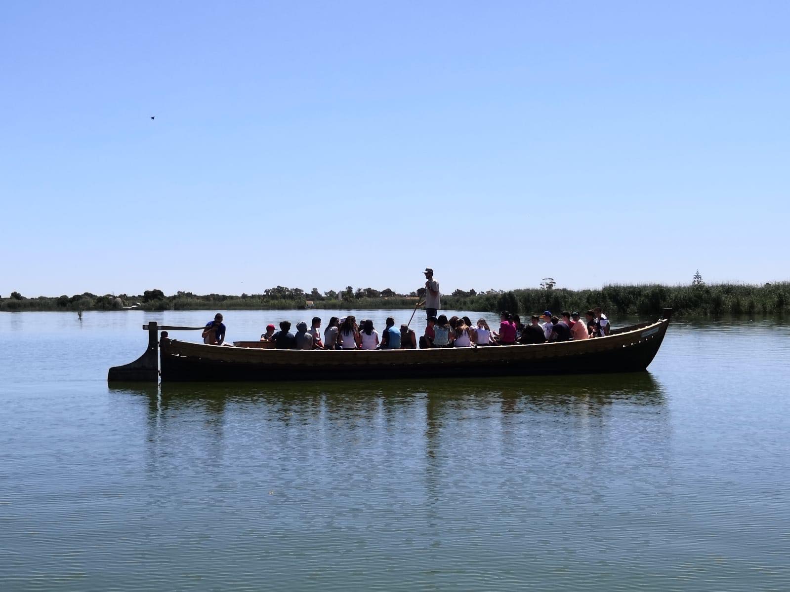 Pedro el barquero en la Albufera