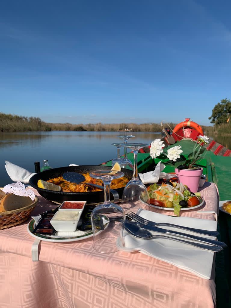 Paella en barca El Redolí
