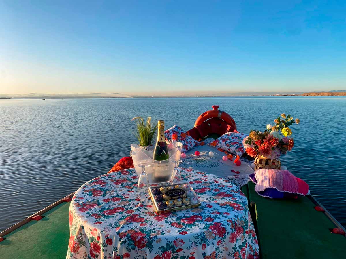 Paseo en barca romántico con Moët Chandon